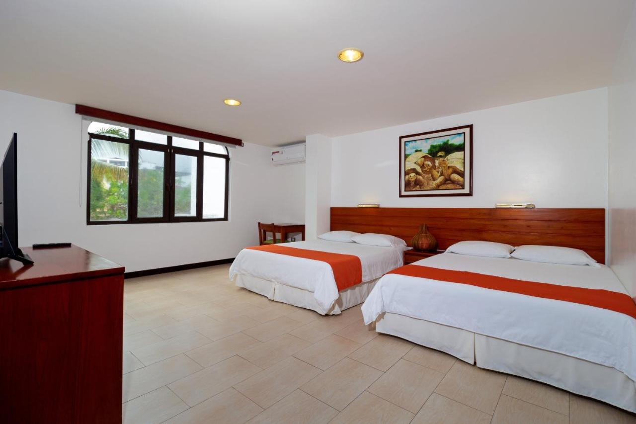 Galapagos Apartments - Bay View House ปูแอร์โตอาโยรา ภายนอก รูปภาพ