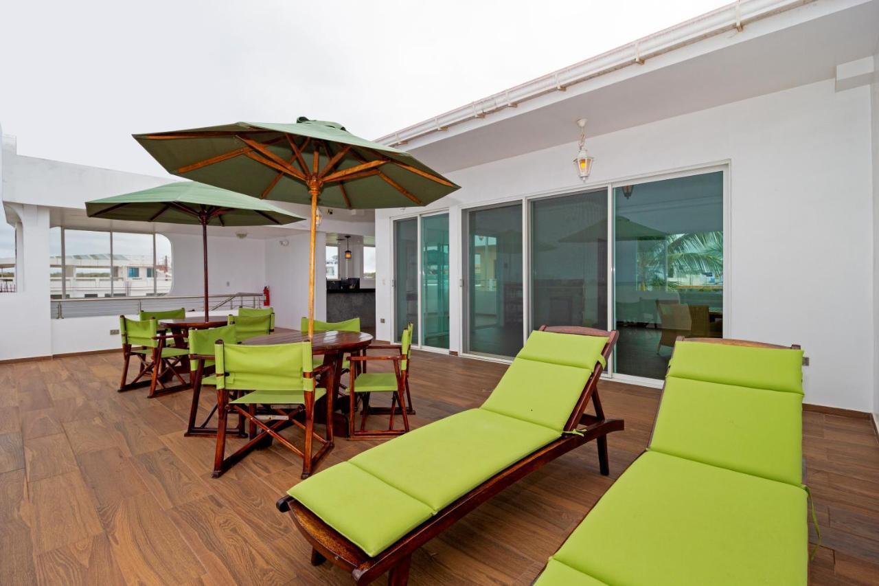 Galapagos Apartments - Bay View House ปูแอร์โตอาโยรา ภายนอก รูปภาพ